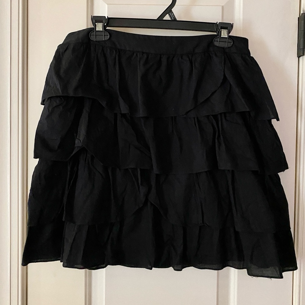 NY&CO black tiered ruffle skirt like new waist apx 17 length apx 20 size L
